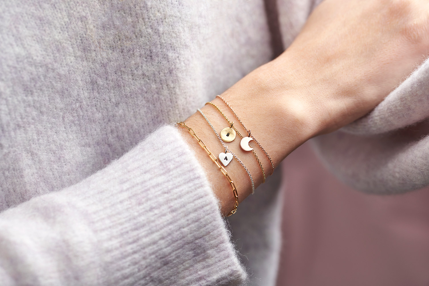 Charm Bracelet Model
